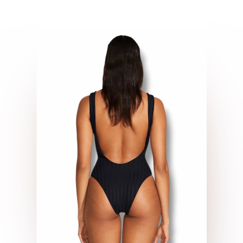 Vitamin A Ursula U-Wire Rib One-Piece Swimsuit in Black Superib; Size: Small - Picture 2 of 12
